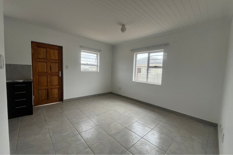2 Bedroom Property for Sale in Groenheuwel Western Cape